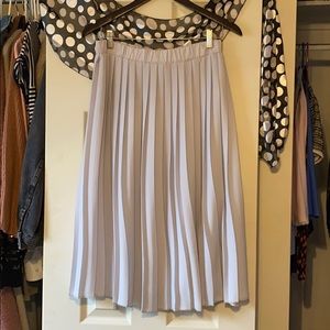 Gray pleated midi skirt